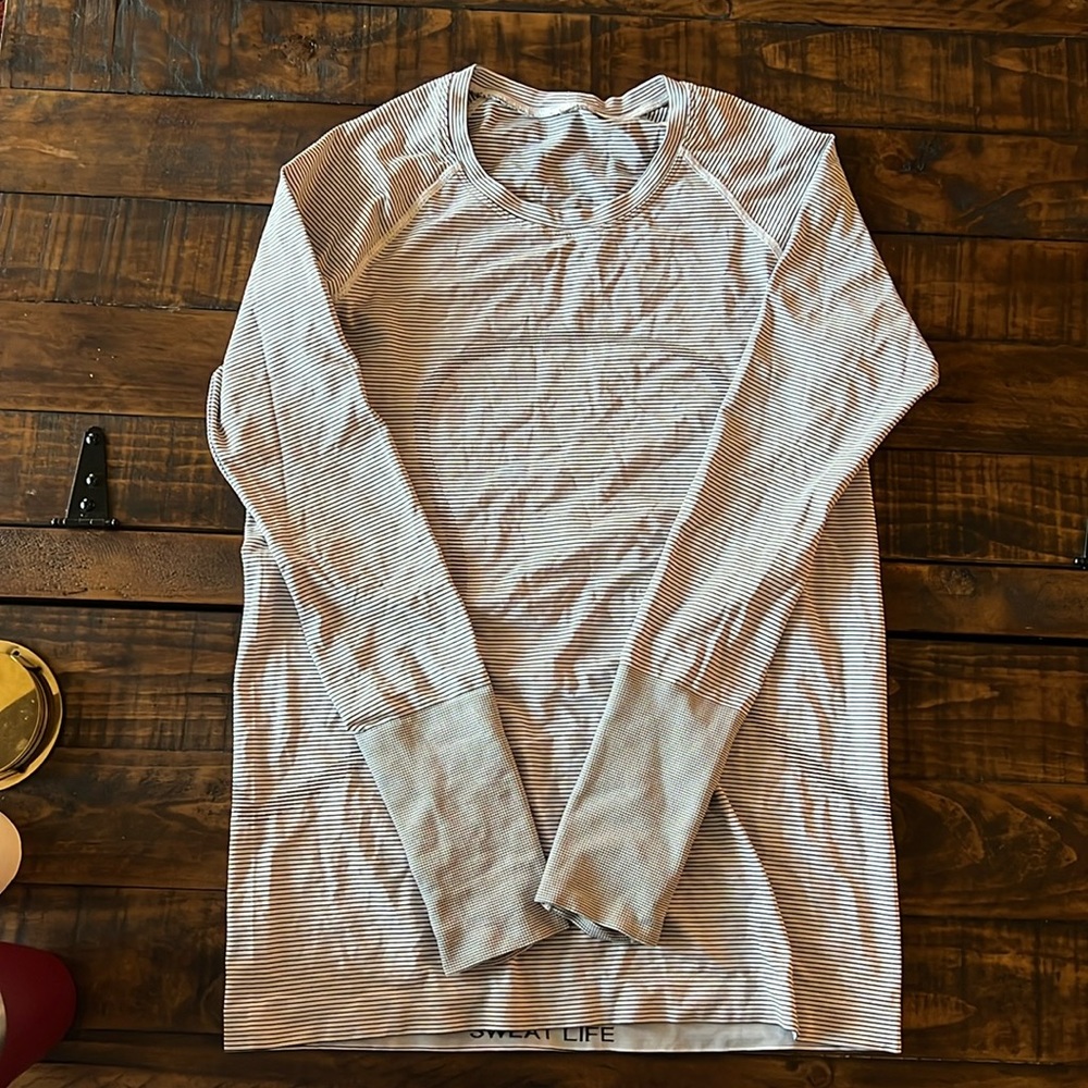 Lululemon Swiftly Tech long sleeve workout shirt size 10